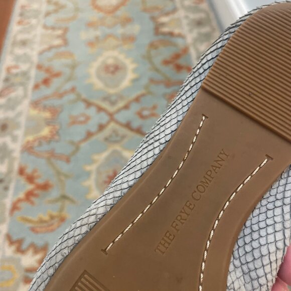 frye grey flats - Picture 4 of 4